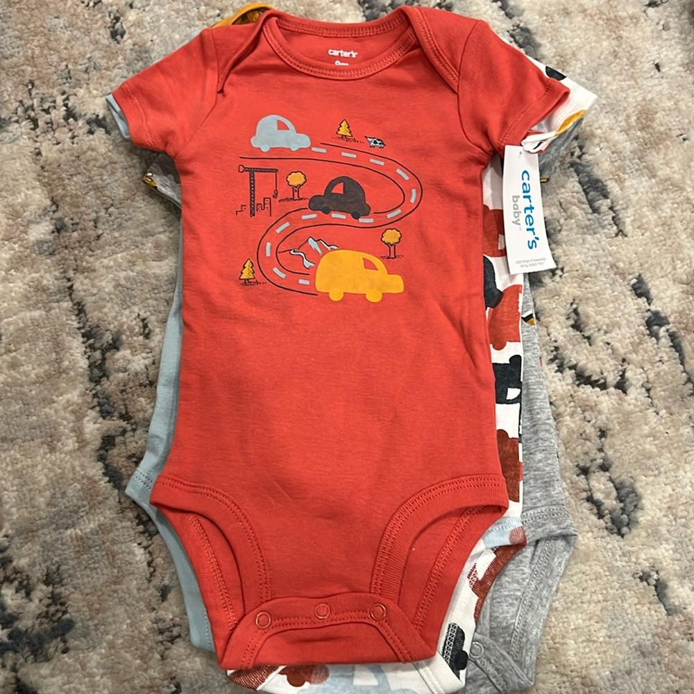 NWT Carter's Baby Onesies 5 Piece Set (9M)